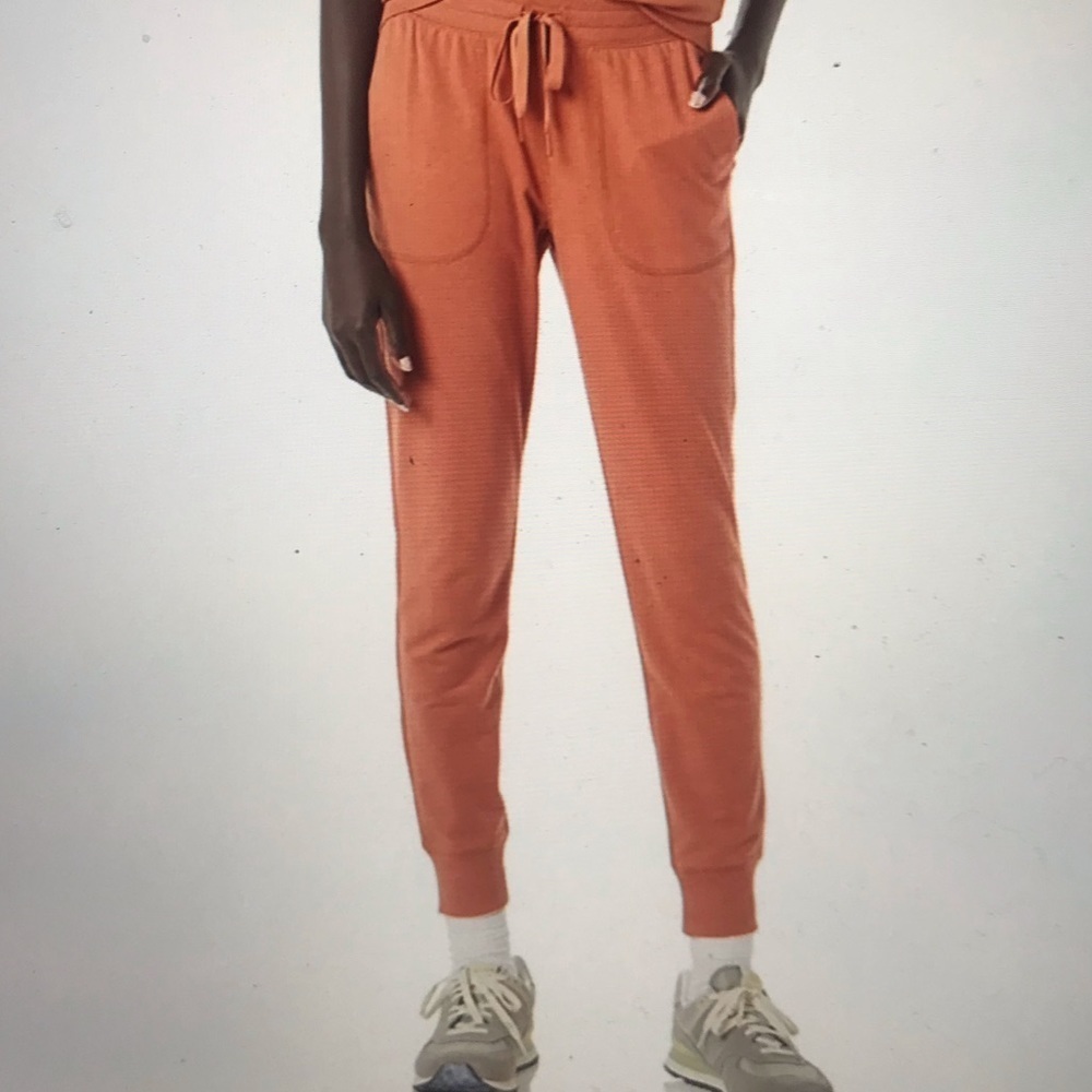 NEW Women’s Relaxed Fit Fleece Jogger Pumpkin Color Plus Size
